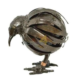 Metalen vogel, kiwi vogel. Tuinvogel uit Zimbabwe. Birds of Zimbabwe metalen vogels in tuin uit Afrika.