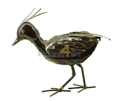 Metalen vogel, kievit vogel. Tuinvogel uit Zimbabwe. Birds of Zimbabwe metalen vogels in tuin uit Afrika.