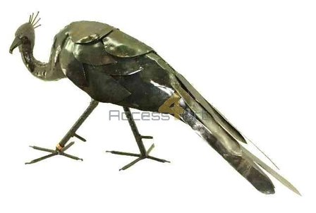Metalen vogel, pauw vogel. Tuinvogel pauwin uit Zimbabwe. Birds of Zimbabwe metalen vogels in tuin uit Afrika.