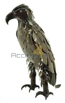 Metalen vogel, adelaar vogel. Tuinvogel uit Zimbabwe. Birds of Zimbabwe metalen vogels in tuin uit Afrika.