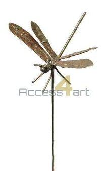 Metalen vogel, libelle vogel op stok. Tuinvogel uit Zimbabwe. Birds of Zimbabwe metalen vogels in tuin uit Afrika.