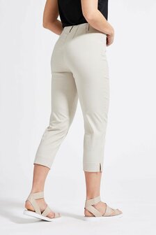 Laurie broek, model Caroline Regular Capri 3/4 basis viscose sand 28041-25137