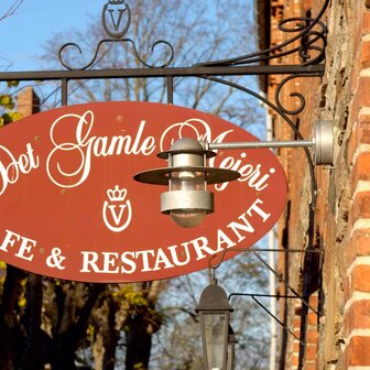 Louis Poulsen buitenlamp Albertslund Wand wit lang model