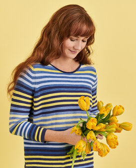 Mansted kleding Lela trui donkerblauw accent geel