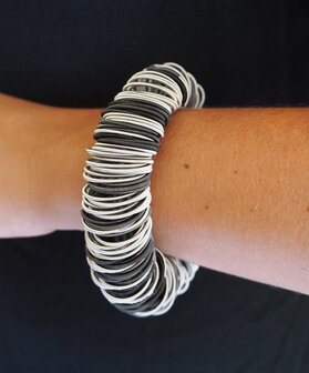 La Molla Armband Maxi-one Dark metalen veren armband 140280