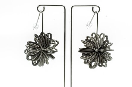 La Molla Oorbellen N 1 Dark metalen oorbellen veren 140556