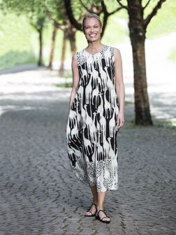 Ritva Falla Nelida jurk zwart/wit
