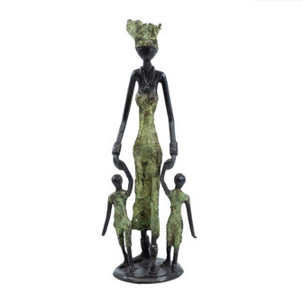 Bronzen beeld 2 kinderen lopend met moeder | 24 cm hoog | groen