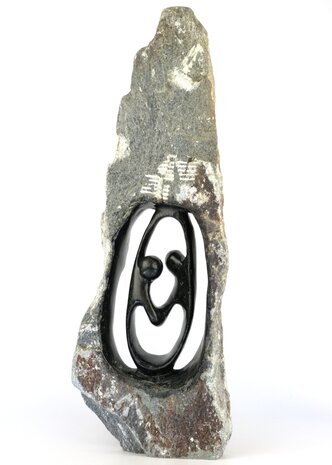 Stenen beeld ruwe lover familie 2 personen, 56 cm hoog, zwart