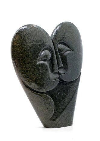 Stenen beeld heart lover 2 personen, 24 cm hoog, groen