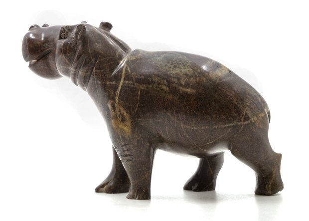 Stenen beeld nijlpaard staand 1 dier, 12 cm hoog, bruin