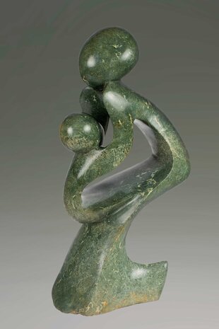 Stenen tuinbeeld uniek, Mother and child, moeder en kind abstract nr 43