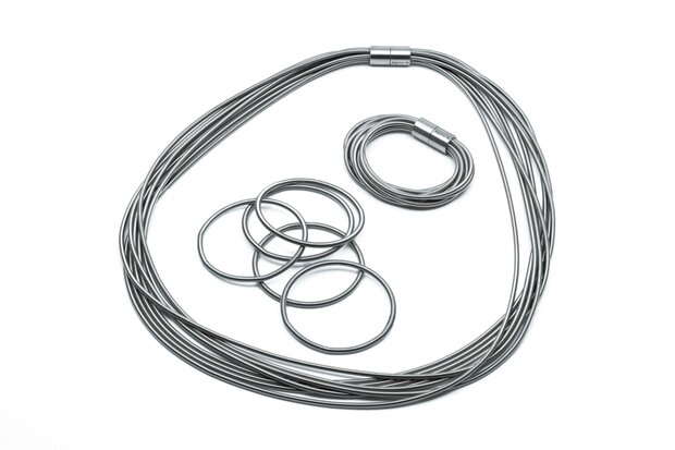 La Molla Collier Twist metalen ketting veren 140871