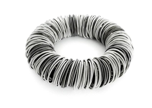 La Molla Armband Maxi-one Dark metalen veren armband 140280