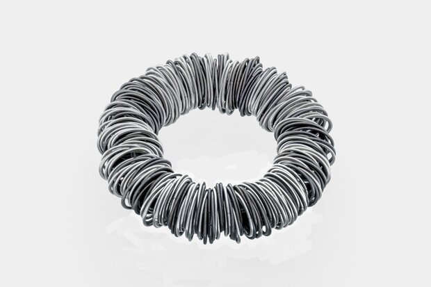 La Molla Armband Maxi-one Dark metalen veren armband 140280