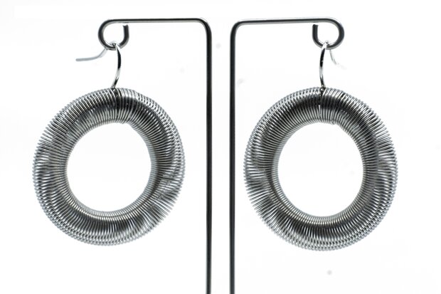 La Molla Oorbellen Sense metalen oorbellen veren 140466