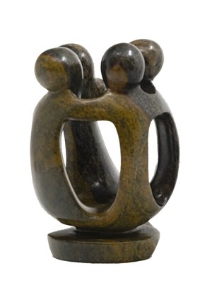 Stenen beeld groep vier personen 16 cm hoog, kleur bruin