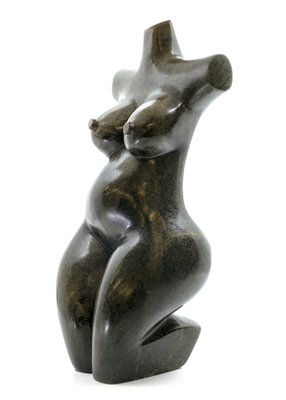 Stenen beeld torso knielend 1 persoon, 35 cm hoog, groen