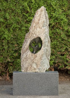 Stenen beeld ruwe lover familie 2 personen, 87 cm hoog, groen