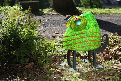 Glasstudio Borowski Chameo, Kameleon groen met oranje strepen