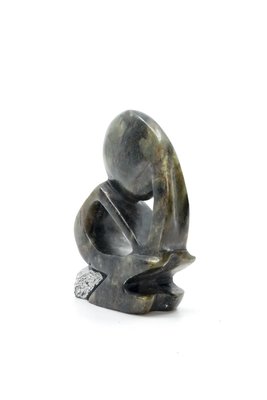 Speksteen beeld denker zittend abstract 1 persoon | 8 cm hoog | groen