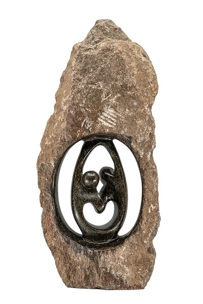 Stenen beeld ruwe lover familie 2 personen, 39 cm hoog, zwart