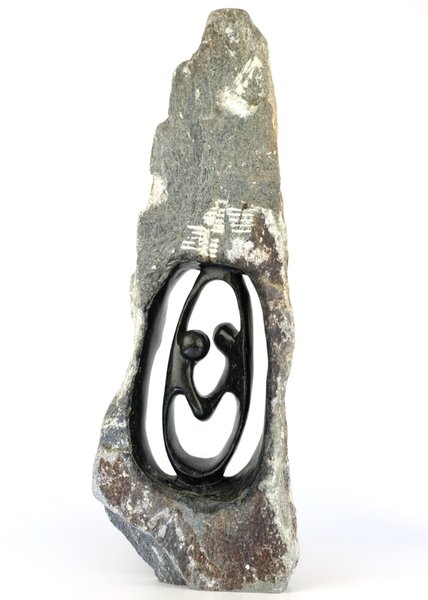 Stenen beeld ruwe lover familie 2 personen, 56 cm hoog, zwart