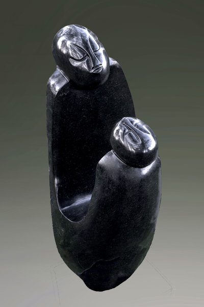 Stenen tuinbeeld uniek moeder en kind, Parental care