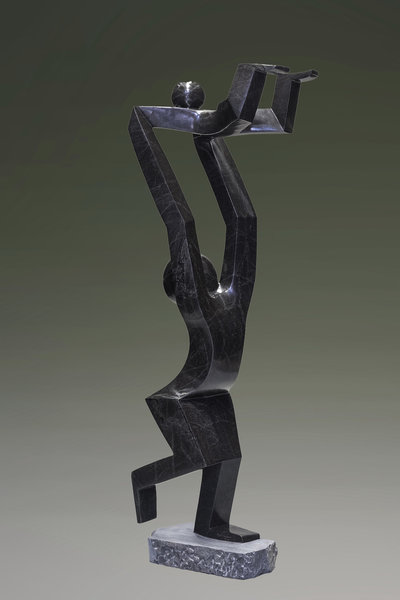 Stenen tuinbeeld gymnastiek. Vrienden, familie, vader, moeder, kind. 102 cm Zwart