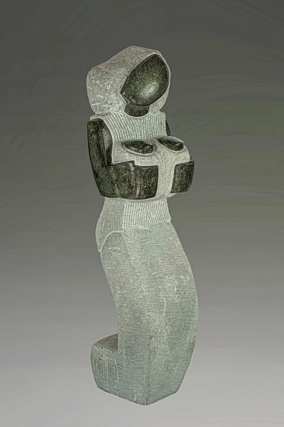 Stenen beeld uniek, Caring mother, moeder en kind, Kenneth Laisi