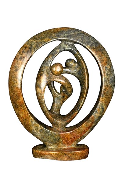 Speksteen beeld drie personen familie | 43 cm hoog | bruin/groen