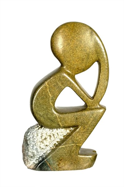 Speksteen beeld denker zittend abstract | 16 cm hoog | groen